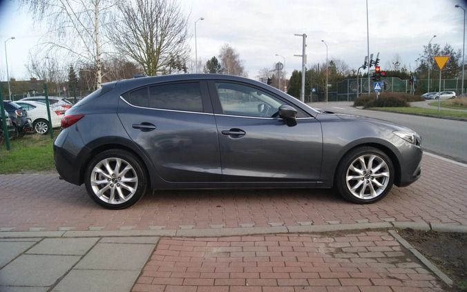 Mazda 3 cena 51900 przebieg: 105000, rok produkcji 2017 z Szczecin małe 781
